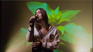 Jasmine Thompson & Zedd – Funny (Stripped) [Live]