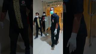 JENAZAH ALM KAKANDA SURAHMAN AZIS KELUAR DARI RUANG ICU RS MITRA KELUARGA DEPOK