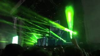 Calvin Harris Live @ Tennents Vital Belfast 2015 - Overdrive vs Hideaway (Calvin Harris Mashup)