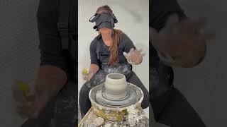 How to improve your pottery skills!!! Throw a pot blindfolded!!! #clay #potterywheel #potteryvideo