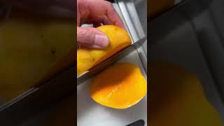 Mango ASMR 🤤🤤 #shorts #youtubeshorts #food #drink #fruit #fruitcutting #freshfruit #youtube #fun