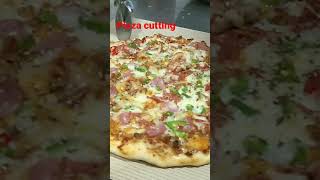 Cheesy Pizza cutting style