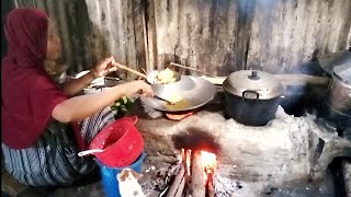 BIKIN BAKWAN SAYUR KELAPA DAN REMPAH KELAPA,MAKAN BARENG