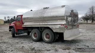 1987 Int. S/A Tanker Truck