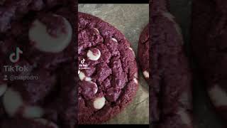 Let's make red velvet white chocolate chips cookies #shorts #watch