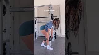 GET YOUR SINGLE LEG DEADLIFT DOWN AND GROW YOUR GLUTES 🍑🔥 #howto #glutesworkout #shorts #trending