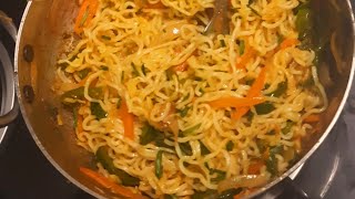 10 Min Me Chilli Garlic Maggi Recipe For Bachelors / Hostellers | Best Way To Cook Maggi In Hostel