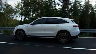 Mercedes EQC 400 4Matic AMG Line (Driving Footage)