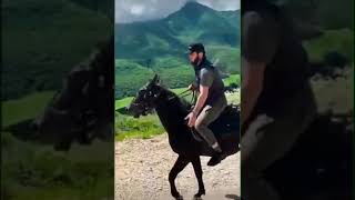 Ислам Махачев на лошади 🐎