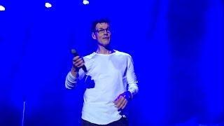 A-ha - Весь зал поет "Hunting High and Low" 10.03.2016 (live), St. Petersburg