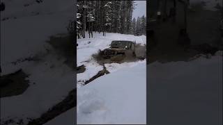 jeep wrangler II tj goes through snow and mud #wrangler #snow #offroad