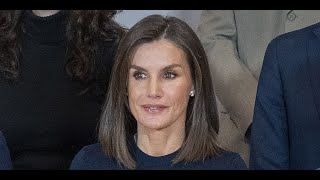 Letizia repite una de sus vestidos menos conocido para adelantarse a la primavera en uno de sus acto