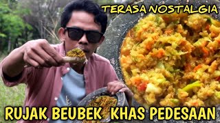 Di buat nostalgia rujak beubeuk/tumbuk ini bikin mata langsung sangar