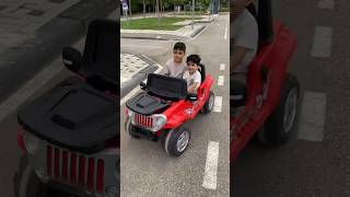 Si vous voyez mon fils au bord d’une voiture ,fuyez ￼!!!! #enfants #amusement #funny