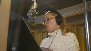 Vanessa Williams sings Mister Rogers' "Many Ways to Say I Love You"