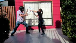 Pelea de sables laser Star Wars_ Papa Kylo v/s Hija Rey_  La Ducha Loca