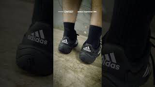 O ADIDAS SUPERSTAR MILLENNIUM RETORNOU ÀS PRATELEIRAS