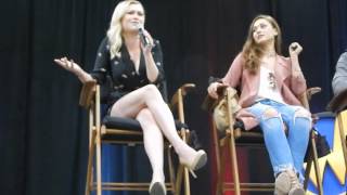 Eliza Taylor & Lindsey Morgan at Columbus Comic Con - July 30 2016 Vid3