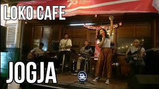 Ngopi sambil menikmati Live musiknya LOKO CAFE.