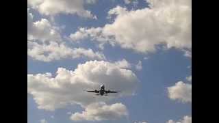 Lufthansa A319-132 landing at 14L Cgn