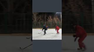 Хоккей на улице #shorts #hockey #хоккей #хоккеист #ночнаялига #хоккей_от_первого_лица