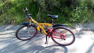 Buscando los senderos para ciclismo en montaña de la Sierra de Guadalupe.