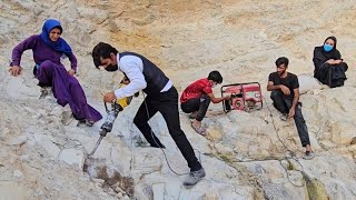 Nomadic Life: Teachers Use Stone Crushers and Electric Motors to Find Water and Succeed 💧🏔️