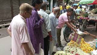 ফুল বিক্রেতা। বরানগর বাজার। কলকাতা ৩৬। Flower Saler at Baranagar Bazaar Kolkata 36.