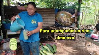 Prepare esta receta de agua fresca de pepino salio deliciosa😋y un rico caldo de menudo de pollo😋