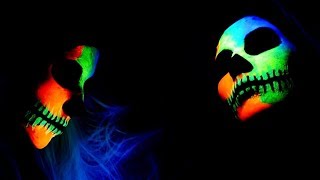 GLOW IN THE DARK HALLOWEEN MASK 2018 | Easy Black Light Glowing Scull Makeup Tutorial | Dove Sorys