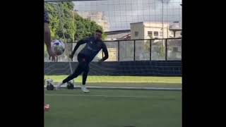 GOLEIRO IVAN PEGANDO TUDO NO TREINO DO VASCO