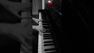 Can't help playing 'River Flows in You' by Yiruma #australianmusician #piano #shorts