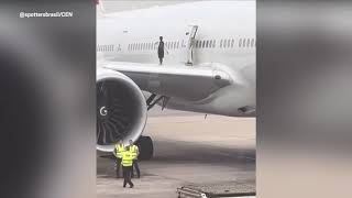 Cabin crew filmed dancing on the wing of Boeing plane