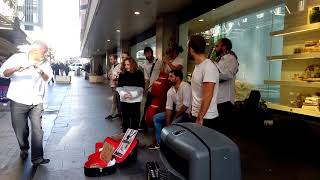 Ataca Paca grupo musical tocado en la calle (Madrid) animo a los cantantes que quieren salir adelant