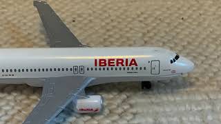 UNBOXING A RARE DARON IBERIA A320 AIRPLANE! (Review + Comparison)