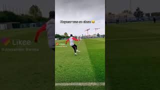 Neymar tries a trick shot ✨😂