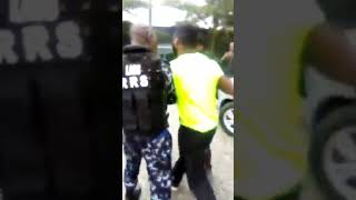 Shocking 😲 Nigeria Man Who Drives One Way Beats Up Police Man