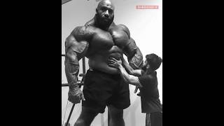 HUGE BODYBUILDER GIANT!!😱😱 #shorts #viral