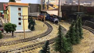 N scale train at the Livingston train show