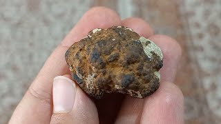 ( سنگ نیمه قیمتی ) توپی حدید سماقی Goethite gemstone