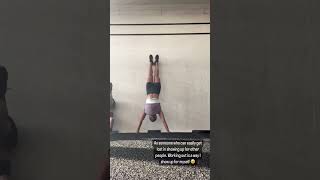 #crossfit #handstandworkout #crossfitlife #crossfitmom