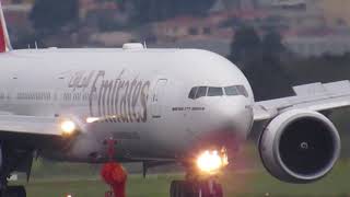 Pouso Boeing 777-300 Emirates em Guarulhos São Paulo