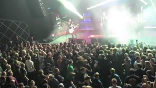 PAPA  ROACH  ( Mlyn pod scena ) Oslo  5.11.2015