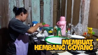 Lembur Membuat Kembang Goyang