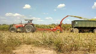 Massey Ferguson 4298 con New Holland FP230