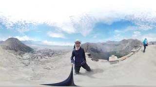 Walk on the crater of volcano Bromo  Indonesia  VR 360°