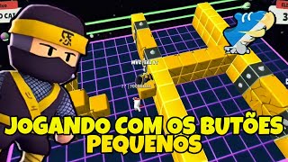 Jogando com os botões pequenos no stumble guys