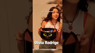 Olivia Rodrigo Surprises Trick-or-Treaters on Halloween 🎃 @JimmyKimmelLive #oliviarodrigo #shorts