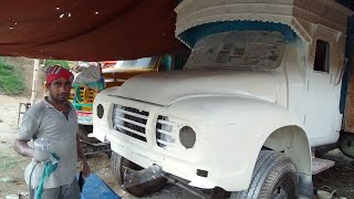 রংকরা হচ্ছে গাড়ি Bedford truck।Bangladeshi art work(part 2)#banglartruck#Tata1109#White colorlining