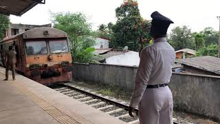 Sri Lanka Train - Tablet Exchange #shorts